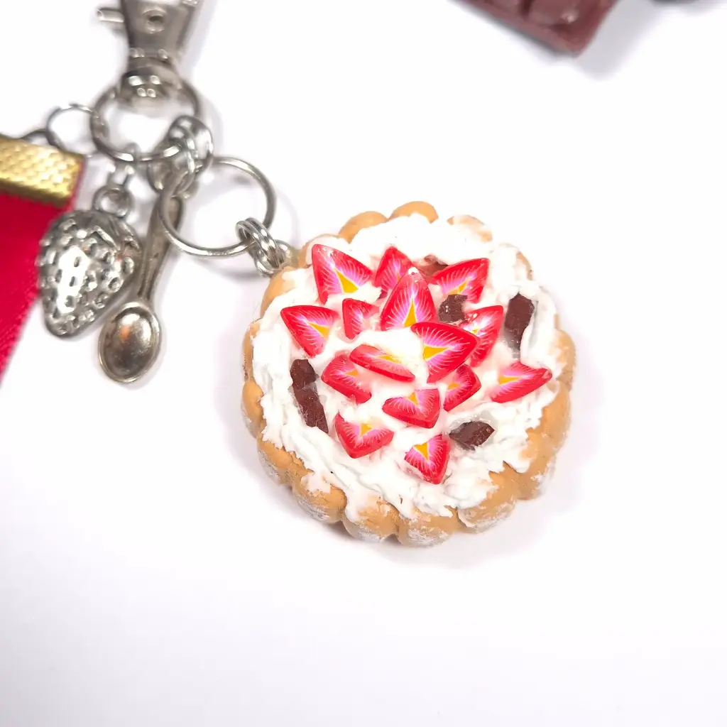 Porte-Clé Gourmand Charlotte Aux Fraises (Rouge)