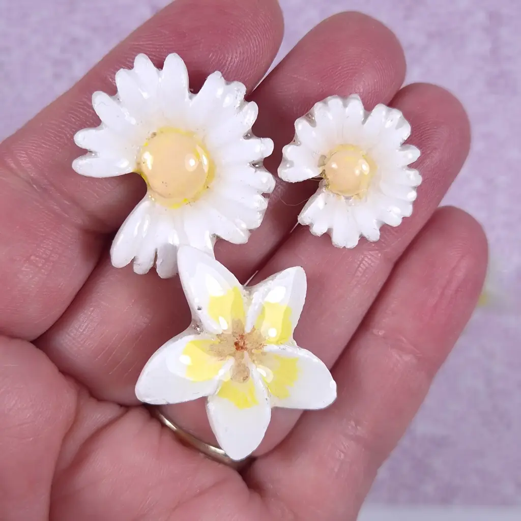 Pins Marguerite ou Frangipanier (Grand, Marguerite)